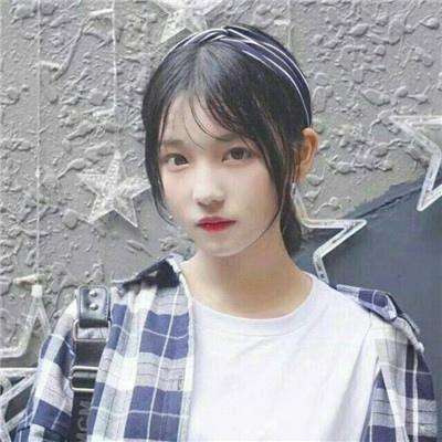 和一个女孩在一起游戏(暂未上线)v1.0 安卓版